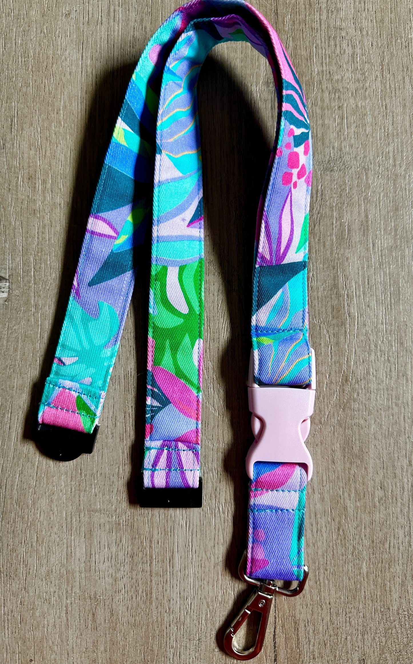Deluxe lanyards